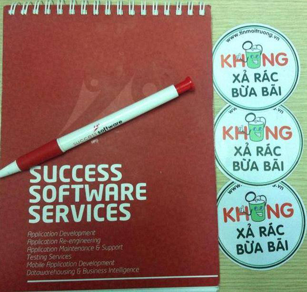 Công[-]ty[-]Success[-]Sofware[-]Service[-]ủng[-]hộ[-]dán[-]stcker[-]"Không[-]xả[-]rác[-]bừa[-]bãi"